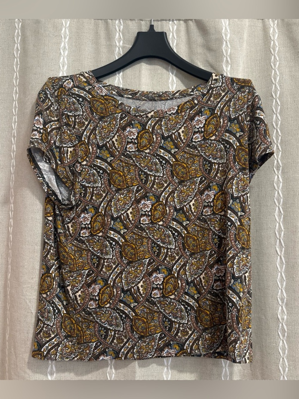 American Eagle Outfitters Brown Multi Paisley Short Sleeve Tee